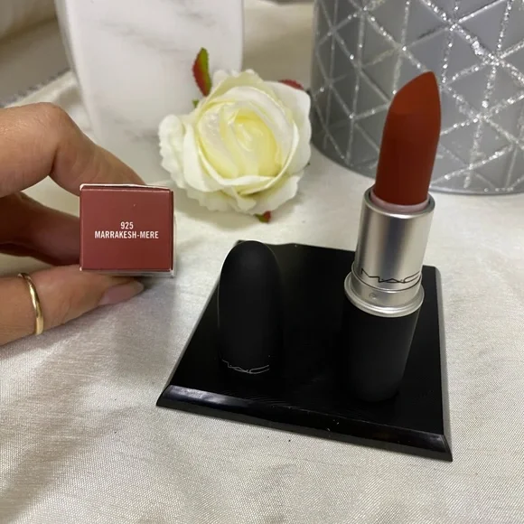 MAC Powder Kiss Lipstick #925 Marrakesh Mere Full Size 0.1 OZ/3g - Picture 3 of 5